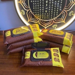 Khăn ướt lau bàn thờ trầm hương và quế Phúc Khang