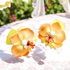 15.2 Kẹp tóc hoa lan (chất liệu: kẹp nhựa, hoa sứ)