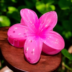 T7.1.Kẹp càng cua nhựa trong hoa sứ 8cm