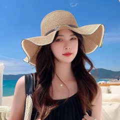 Mũ cói vành nơ chấm bi