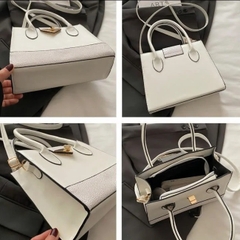 19.14 Túi đeo chéo vuông nhỏ thời trang đơn giản 23*18*8,5cm