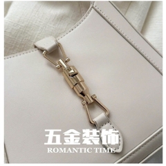 19.14 Túi xách tay, đeo vai thời trang mới 2025 24,5*20,5*5,5cm