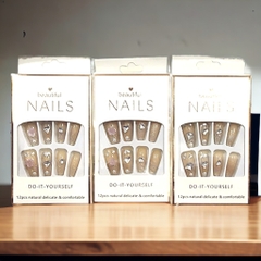 Bộ 12 móng tay giả đính hoa và đá Beautiful Nails LY-08 kèm keo dán