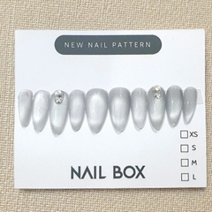 H03. Set 10 móng tay giả mắt mèo kèm keo và giũa móng