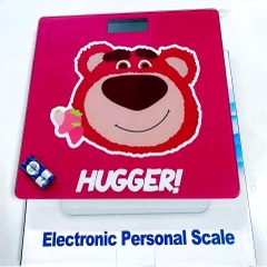Cân Gấu Dâu Điện Tử Hugger