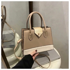 19.14 Túi đeo chéo vuông nhỏ thời trang đơn giản 23*18*8,5cm