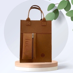 B7.3 Túi nỉ xách tay có ngăn khóa phụ lucky 33*25*9cm (k dây kéo)