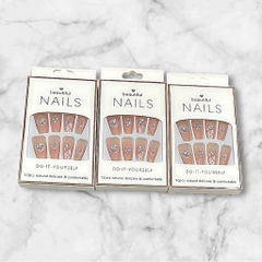Bộ 12 móng tay giả đính hoa và đá Beautiful Nails LY-08 kèm keo dán