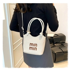 B7.3 Túi xách tay, đeo vai thêu chữ Min Min 22*17*9cm