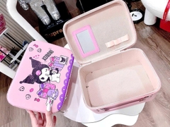 Cốp đựng mỹ phẩm Kuromi 25x19x11,5cm