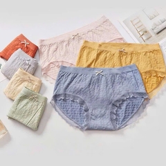 B7.5.Hộp 6 Quần Chip Muji Nơ 30x23cm