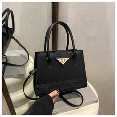 19.14 Túi đeo chéo vuông nhỏ thời trang đơn giản 23*18*8,5cm