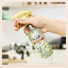 Xịt Thơm Và Làm Phẳng Quần Áo Kao Mùi Hương Hoa 270ml