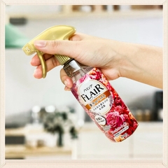 Xịt Thơm Và Làm Phẳng Quần Áo Kao Mùi Hương Hoa 270ml