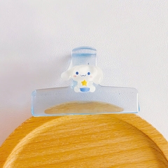 Kẹp tài liệu trong suốt gắn charm Sanrio 7,5cm