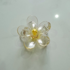 T2. Kẹp tóc nhựa trong hoa mai tròn