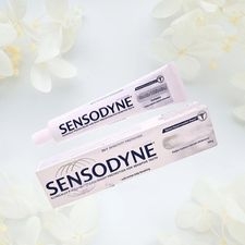 Kem Đánh Răng Giảm Ê Buốt Răng Sensodyne 100g