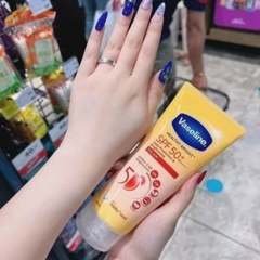Tinh chất dưỡng thể Vaseline Healthy Bright Sun + Pollution Protection SPF 50+ PA++++70ml