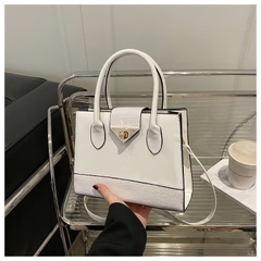 19.14 Túi đeo chéo vuông nhỏ thời trang đơn giản 23x18x8,5cm