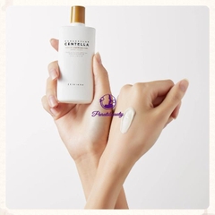 Kem Chống Nắng Dưỡng Ẩm Skin1004 SPF50+ PA++ Dành Cho Da Nhạy Cảm 50ml