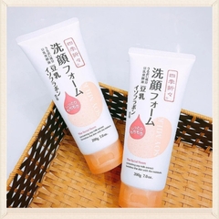 Sữa Rửa Mặt Chiết Xuất Đậu Nành Kumano Soy Milk The Facial Foam 200g
