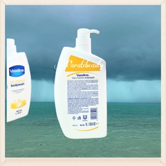 Sữa Tắm Dưỡng Ẩm Vaseline Total Moisture Body Wash 1L
