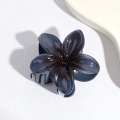 T7.1.Kẹp càng cua nhựa trong hoa sứ 8cm