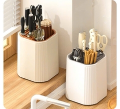 CT7. Hộp Đựng Dao Muỗng Đũa Dao Đa Năng Có Thể Xoay 360 Độ 18x18x22cm