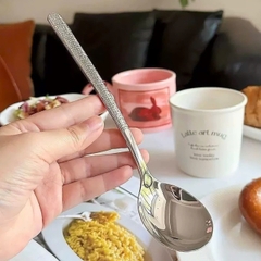 B1. Sét 5 thìa inox cán sần