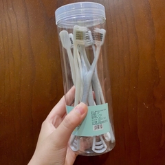 B7.1 Hộp 8 bàn chải đánh răng 2 đầu