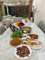 Cành đào tươi chưng Tết – Hoa hồng phấn, dáng đẹp, không khí Tết trọn vẹn