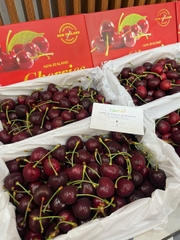 Cherry New Zealand 45 Độ – Hộp 1kg | Trái Mùa Hè Cao Cấp, Giòn Ngọt Tự Nhiên