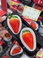 Dâu Hàn Quốc King Size (Hộp 2 Trái) – Trái To Đẹp, Ngọt Thanh, Chuẩn Quà Biếu Cao Cấp