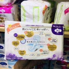 Laurier - Băng Vệ Sinh Siêu Mỏng Có Cánh 25cm (Gói 17 Miếng)