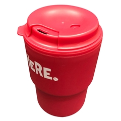 Cốc uống nước kèm nắp xoay có lỗ cắm ống hút (màu Đỏ) - Hàng Nhật nội địa