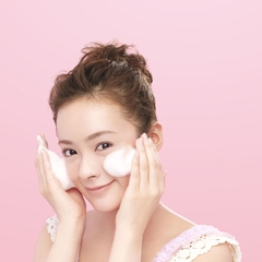 Bioré - Sữa Rửa Mặt Tạo Bọt Bioré Marshmallow Dưỡng Ẩm 150ml
