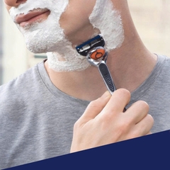 Gillette - Dao Cạo Râu Gillette Fusion ProGlide Nhật Bản 5+1 Lưỡi Kép ( 1 Thân, 2 Lưỡi)