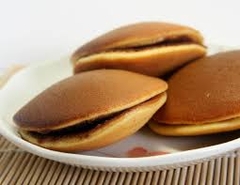 Bánh rán Doremon Dorayaki dâu 6 cái- Hàng Nhật nội địa