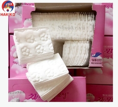 Bông Tẩy Trang Charming Embossing 100 Cái Hàn Quốc 화장솜