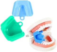 Cục Cắn Chỉnh Nha Silicone Nhiều Size