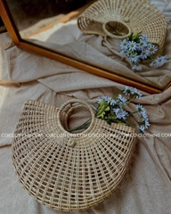 Lục bình bán nguyệt