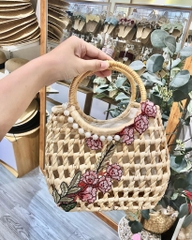 Lục bình đan thắt nơ