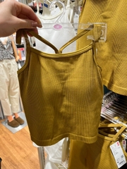 Hai dây croptop uniqlo có bra 448567