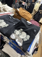 Áo phông uni KAWS 467775/467525/467771