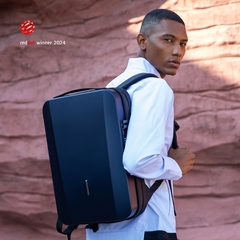 Mark Ryden MR7917-Ratio Arc Hardcase Backpack 17.3 inch