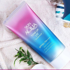 Tinh Chất Chống Nắng Hiệu Chỉnh Sắc Da Sunplay Skin Aqua Tone Up UV Essence - Lavender SPF50+/PA++++ 50g