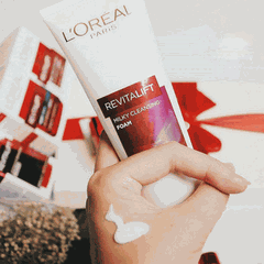 Sữa Rửa Mặt L'Oreal Săn Chắc Da 100ml Revitalift Milky Foam