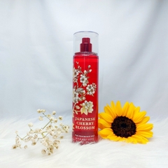 Xịt Thơm Toàn Thân Japanese Cherry Blossom Body Mist Bath & Body Work 236ml