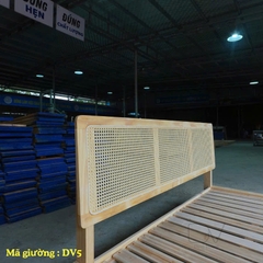 Giường Gỗ Tựa Mây Thiết Kế Sang Trọng DV5