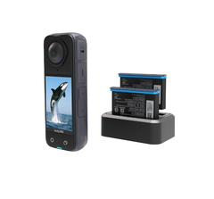 Hộp Sạc Insta360 X4 có đèn báo sạc cùng lúc được 2 pin
